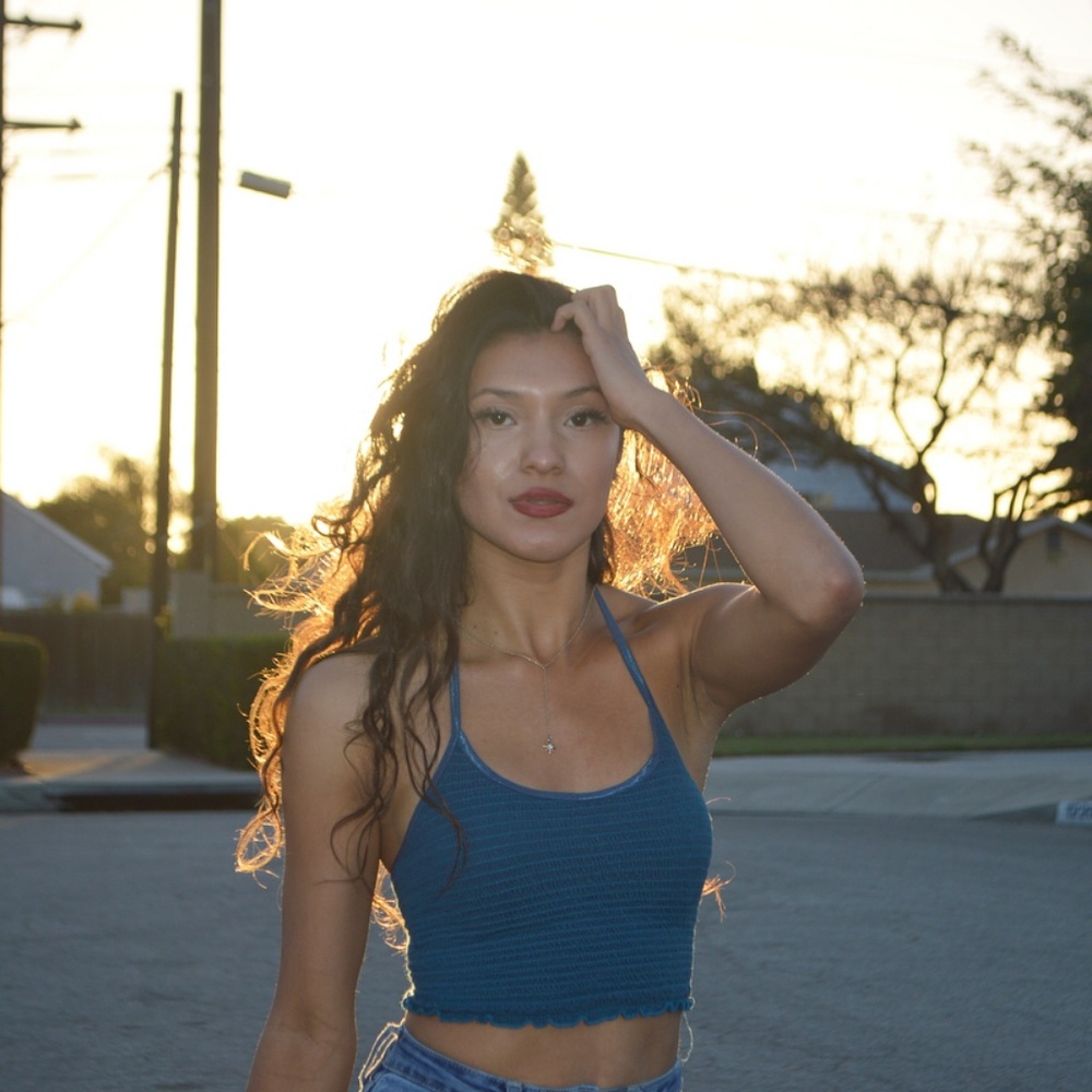 Meet your Posher, Amaris